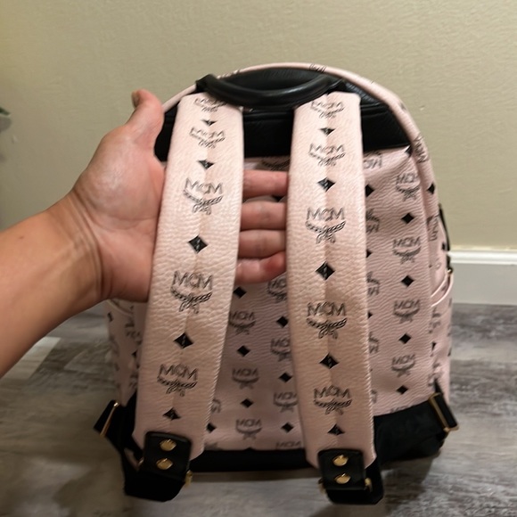 MCM large backpacks with detachable front pockets and use as crossbody bags.. - Picture 5 of 12